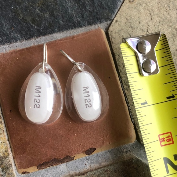m122 pill Valacyclovir tear drop earrings fight herpes virus lol - Picture 3 of 4